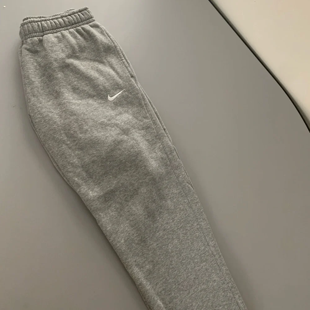 Nike Grey Sweatpants Joggers with White Swoosh